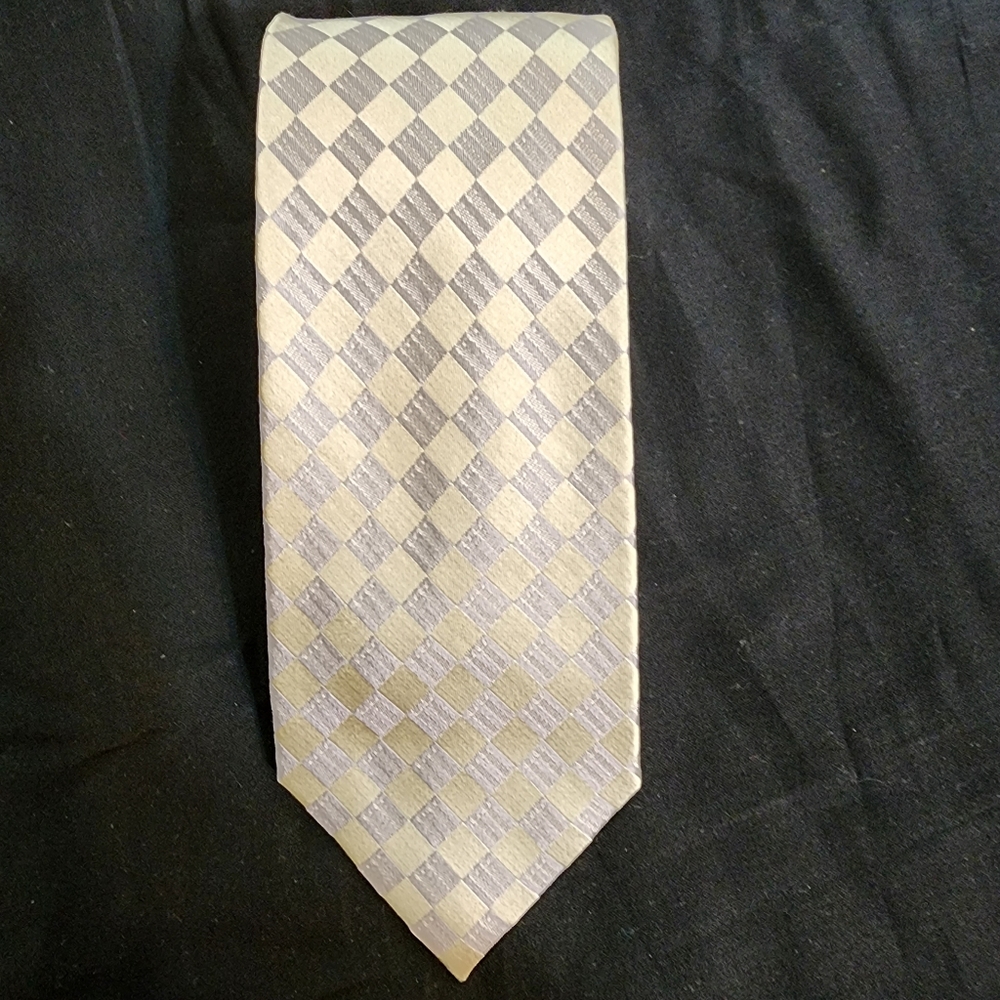 Vintage Calvin Klein Tie, 100% silk.  Gold and grey, 60x3.5 in.